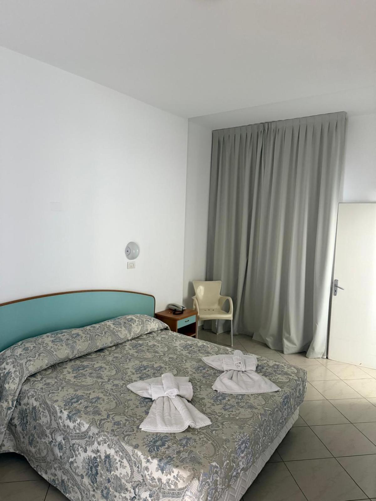 בלריה-איגאה מרינה Hotel Spiaggia Villa Paola מראה חיצוני תמונה
